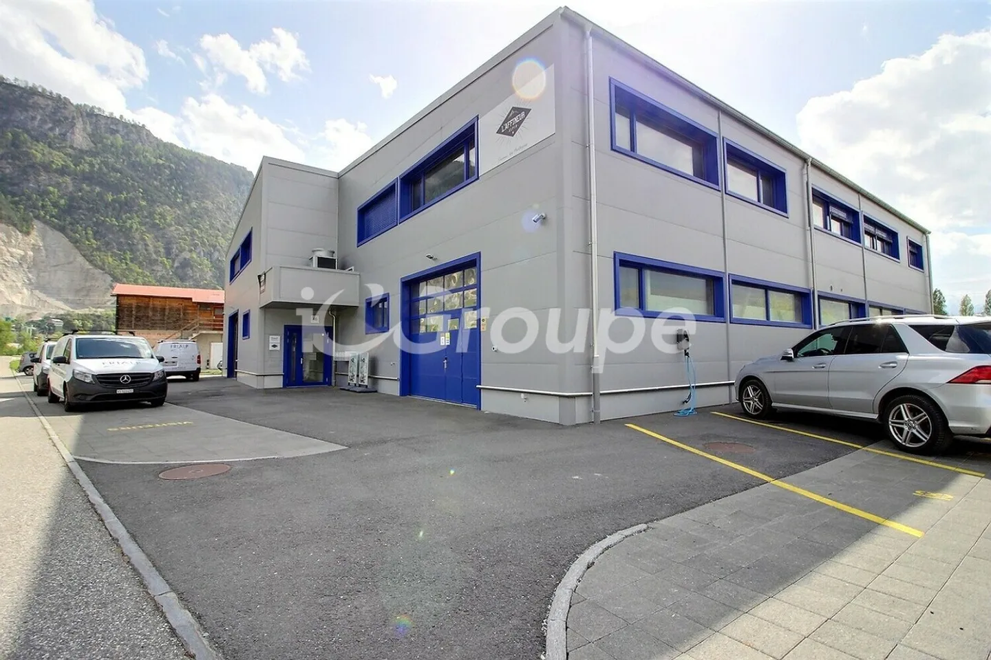 New commercial hall for rent on Route de la Californie 46. - Photo 7 of 8