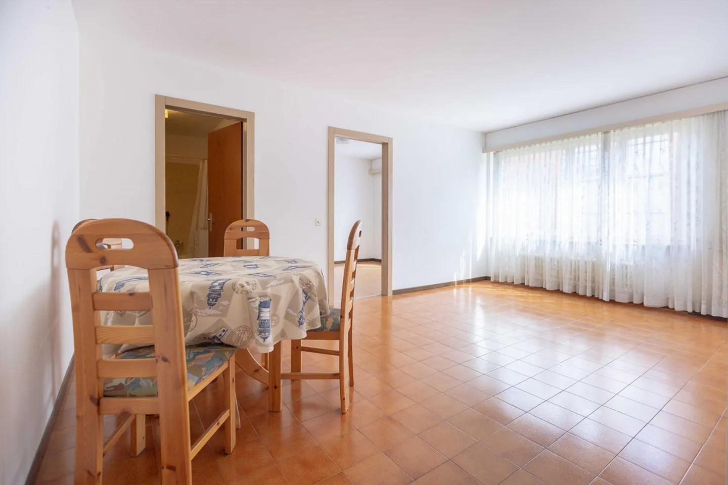 Charmante 2.5-Zimmer-Wohnung - Foto 2 von 8