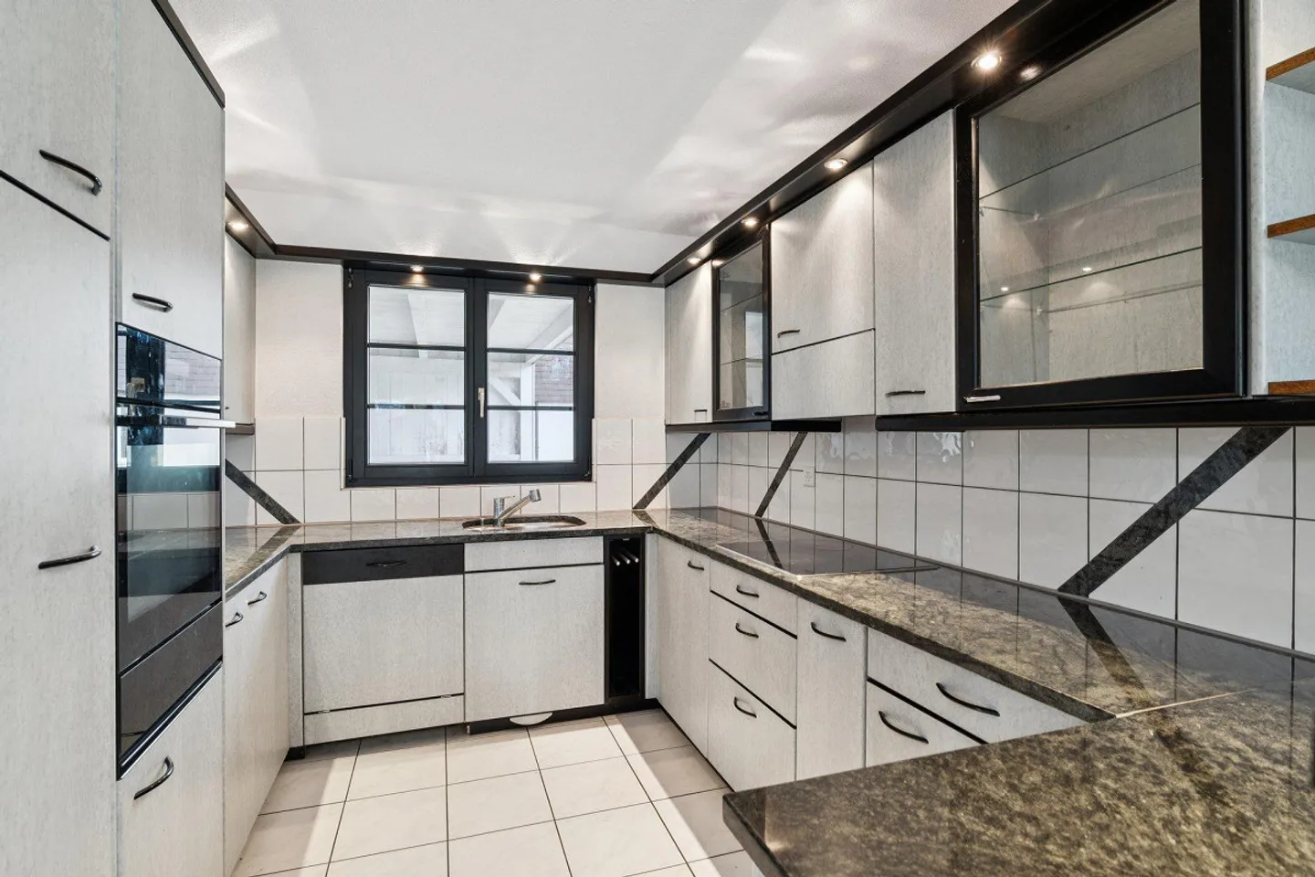 Charming Property with Plenty of Space - Photo 5 of 7