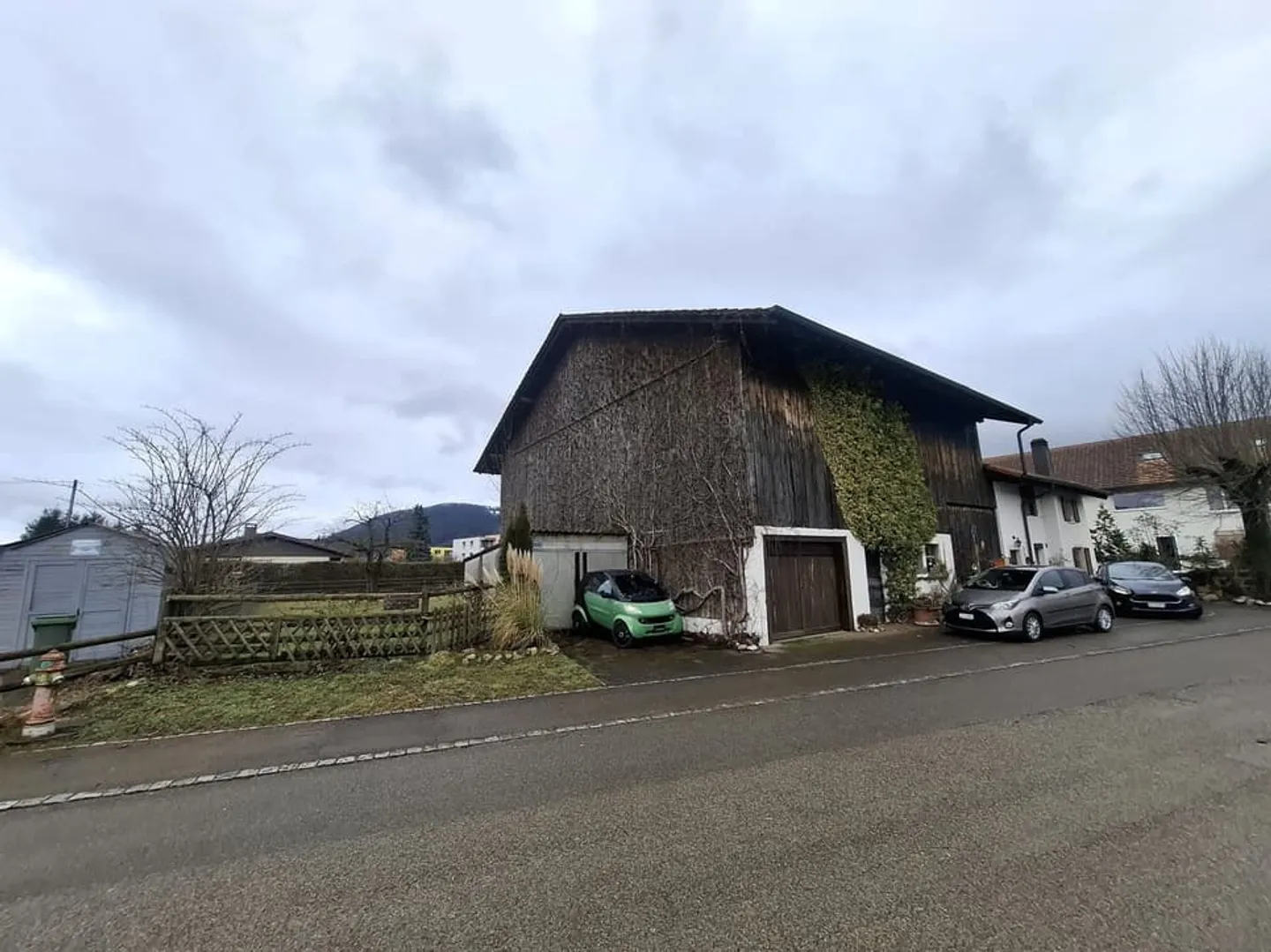 Großes Baugrundstück mit alter Scheune, sofort verfügbar - Foto 7 von 13