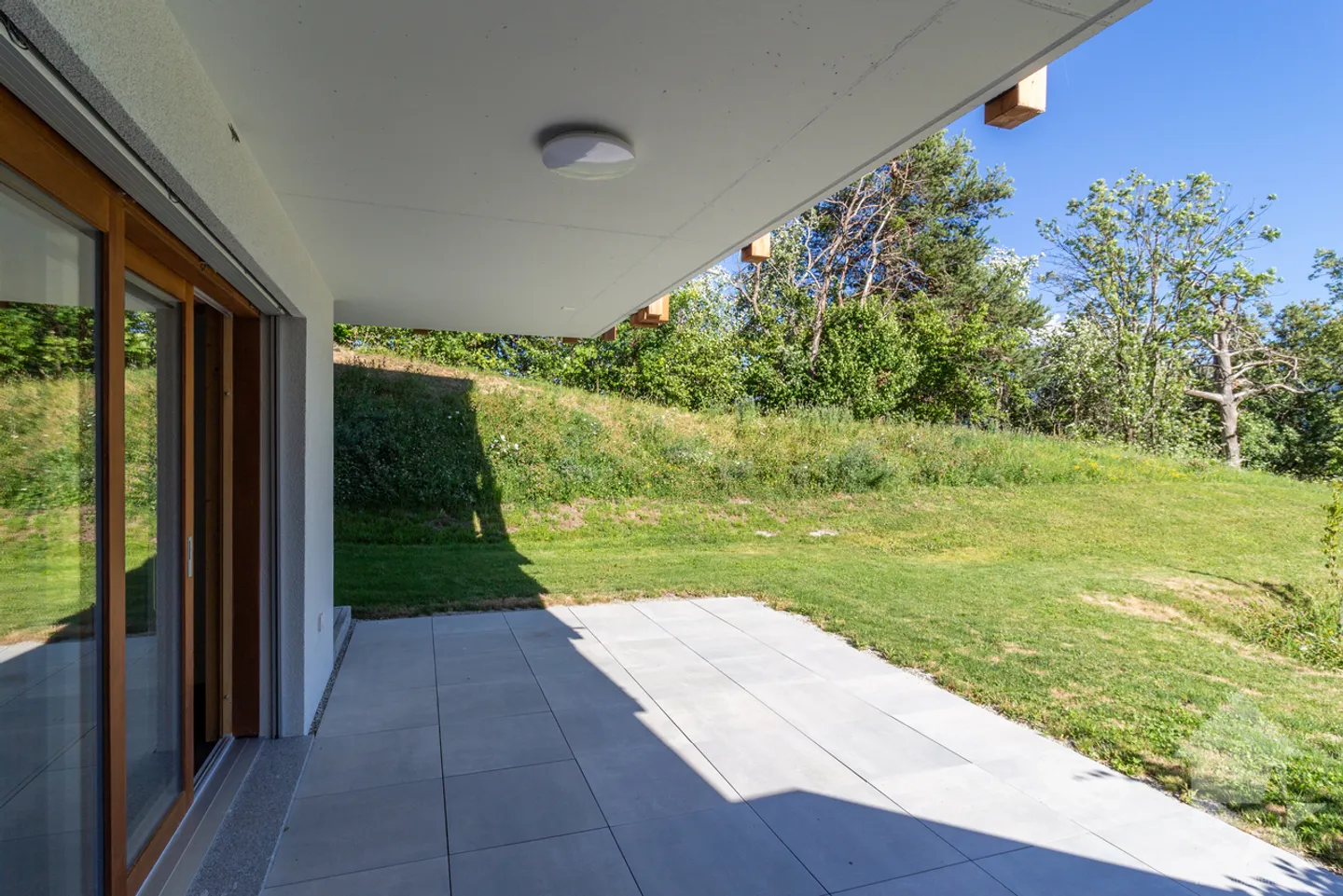 Nouvel appartement de 2,5 pièces dans une résidence de vacances avec terrasse - Photo 12 sur 13