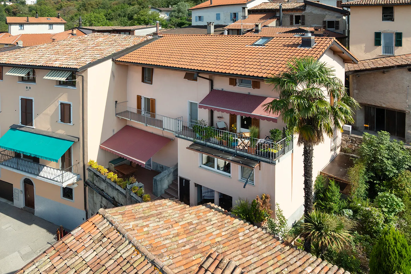 Maison panoramique : deux appartements et garage privé - Photo 1 sur 7