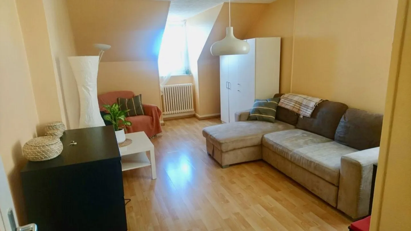 Penthouse for rent - Photo 1 of 5