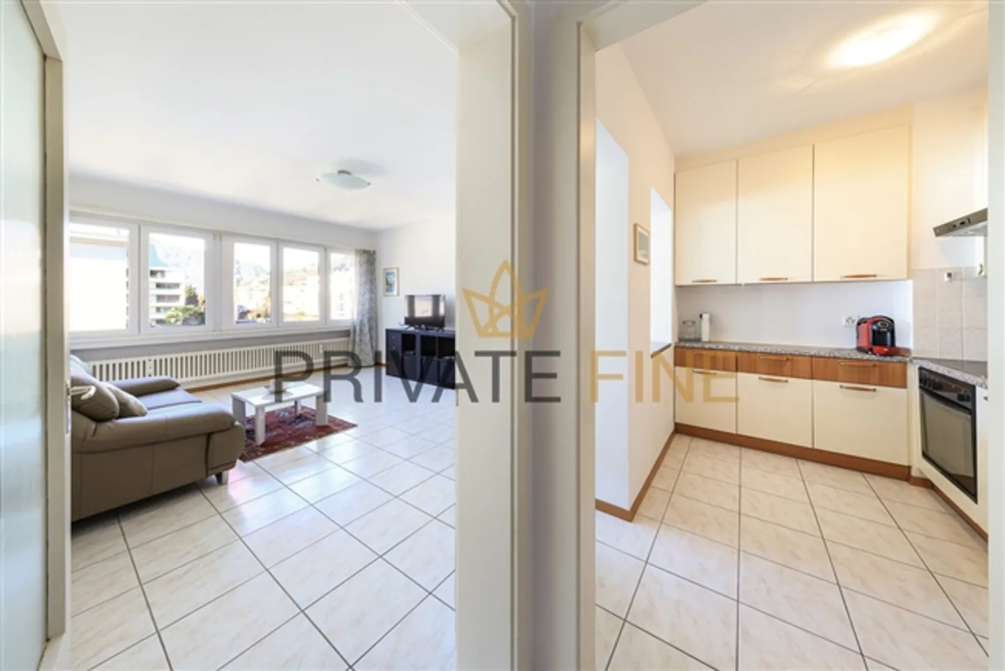 Piccolo ma grazioso appartamento per vacanze in posizione centrale con vista lago (13) - Foto 3 di 7