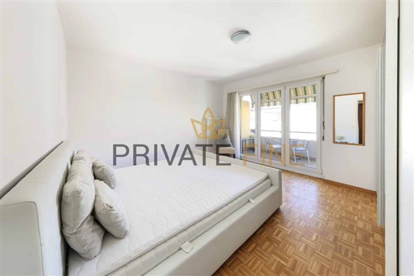 Piccolo ma grazioso appartamento per vacanze in posizione centrale con vista lago (13) - Foto 5 di 7