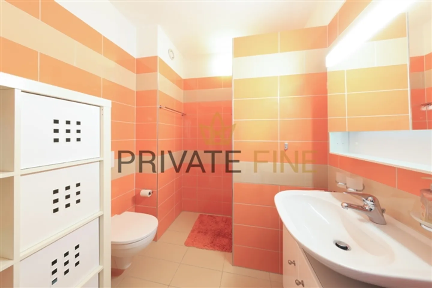 Piccolo ma grazioso appartamento per vacanze in posizione centrale con vista lago (13) - Foto 6 di 7