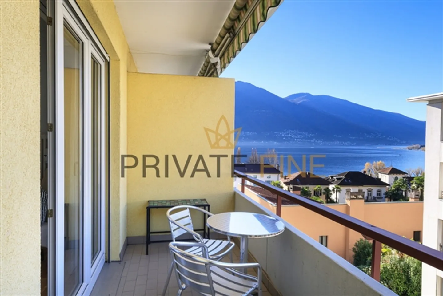 Piccolo ma grazioso appartamento per vacanze in posizione centrale con vista lago (13) - Foto 1 di 7