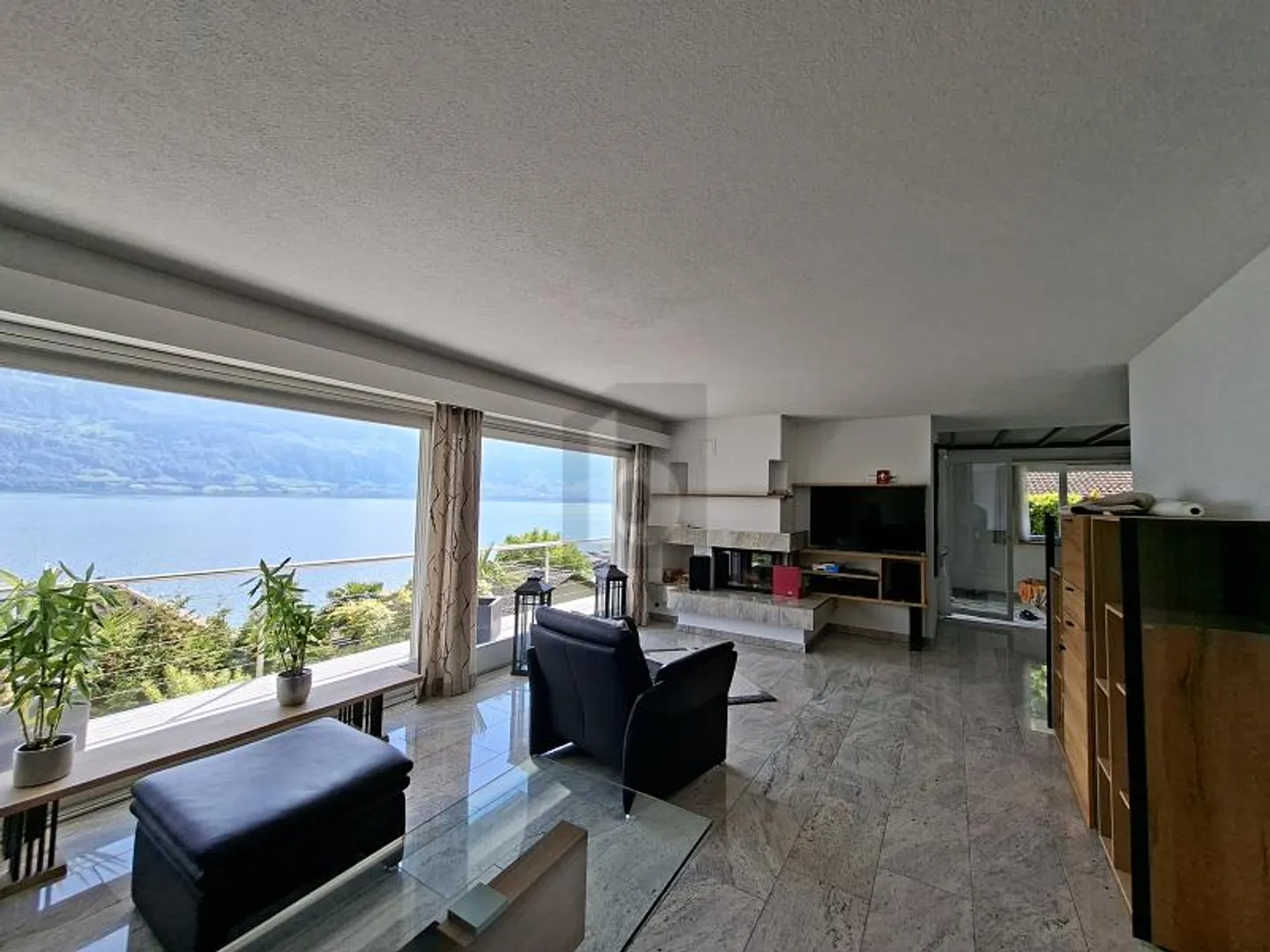 Charmantes Einfamilienhaus mit Seeblick - Foto 2 von 6