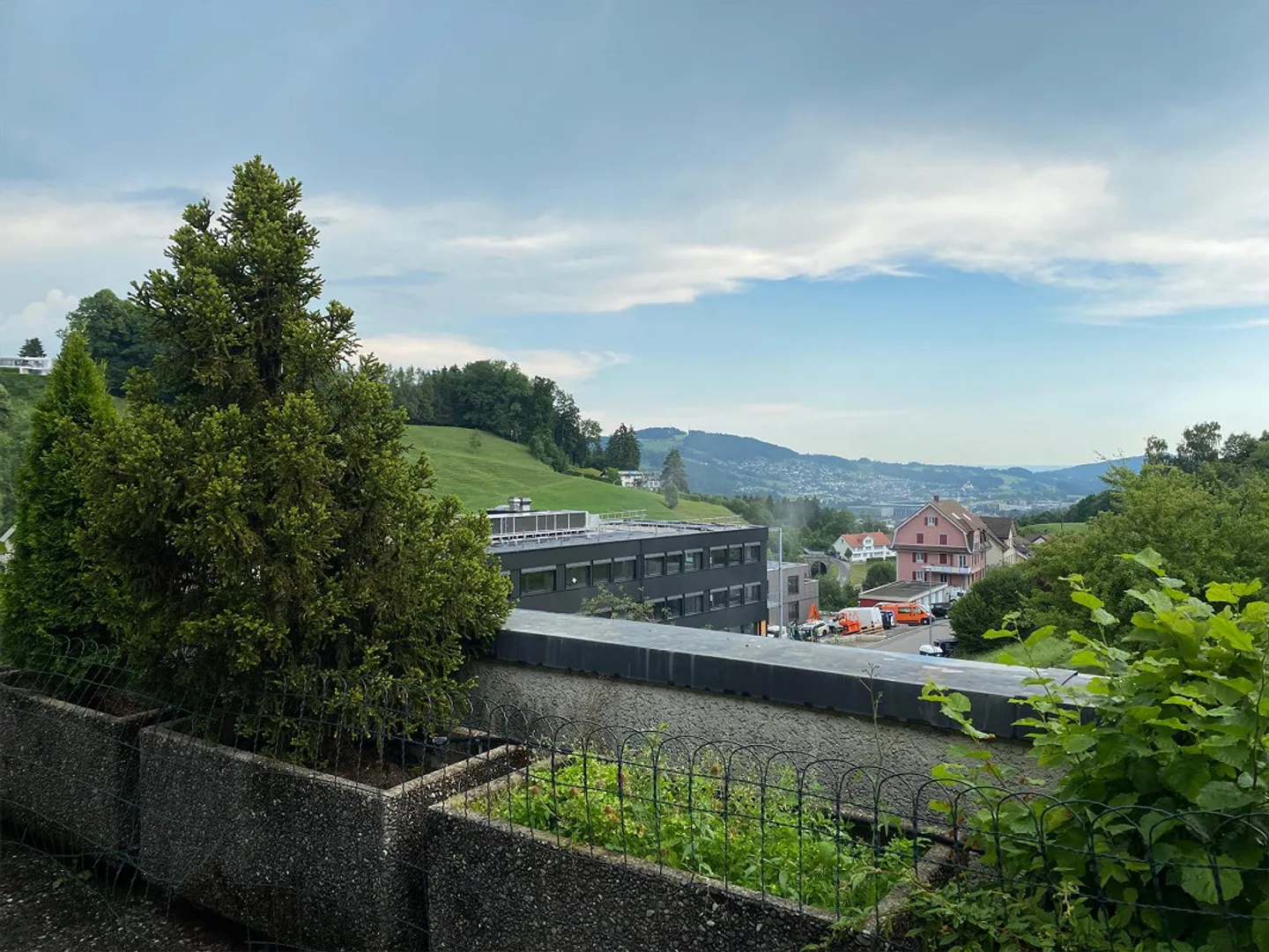 Grosszügige 4½-Zi-Wohnung mit spektakulärem Weitblick bis zum Bodensee - Foto 1 von 9