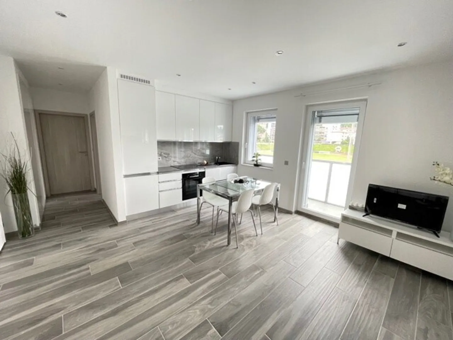 Apartment for rent - Photo 1 of 8