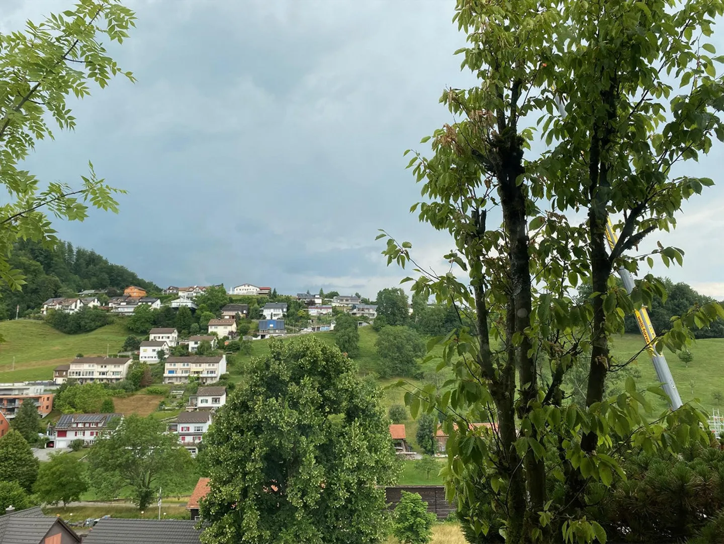 Grosszügige 4½-Zi-Wohnung mit spektakulärem Weitblick bis zum Bodensee - Foto 2 von 9