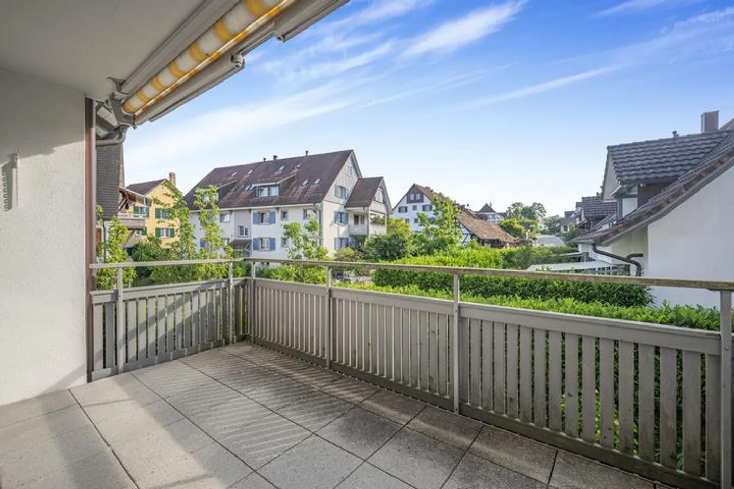 GEPFLEGTES WOHNEN IM ZÜRCHER UNTERLAND - Foto 8 von 9