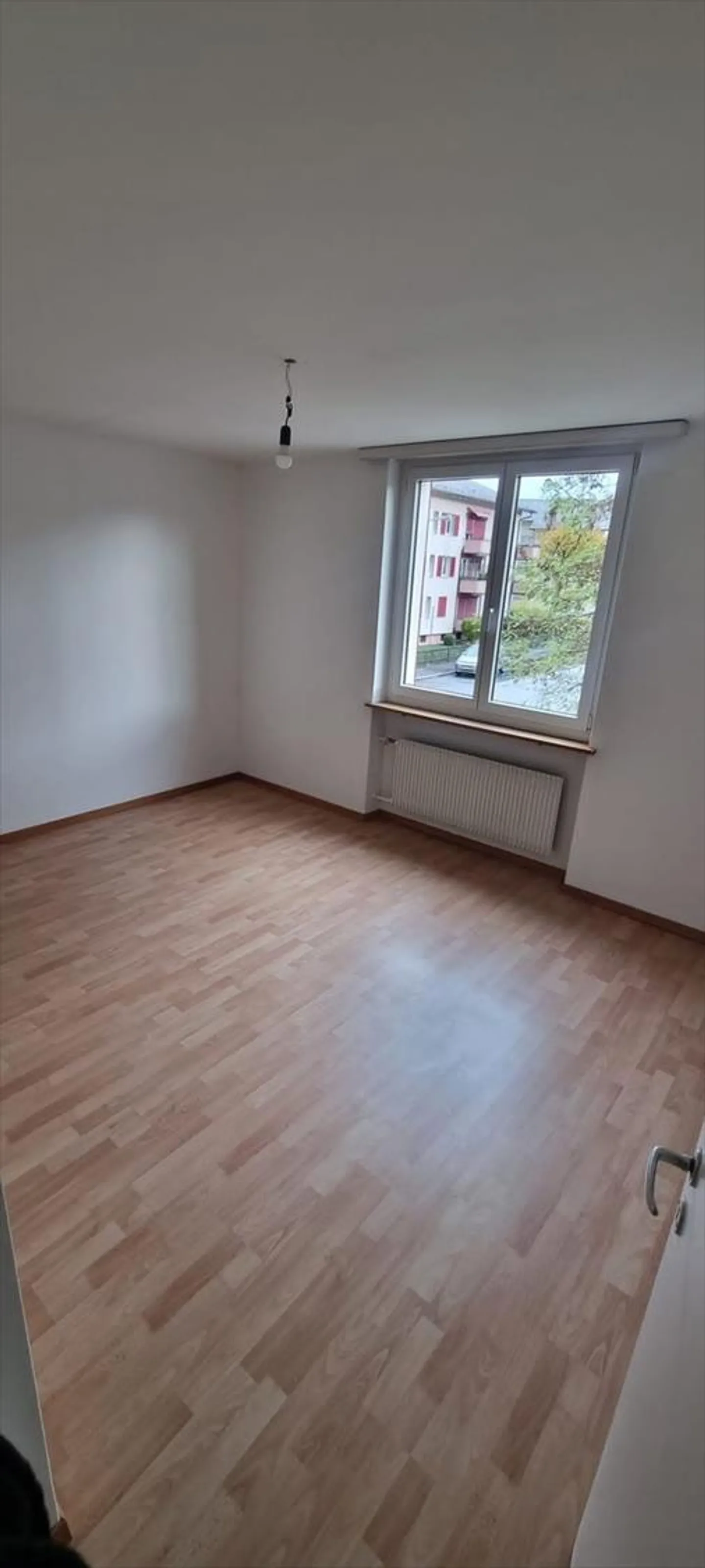 Vivere con un'area giardino privata 3.5 stanze, situato nel centro di Dietikon - Foto 3 di 8