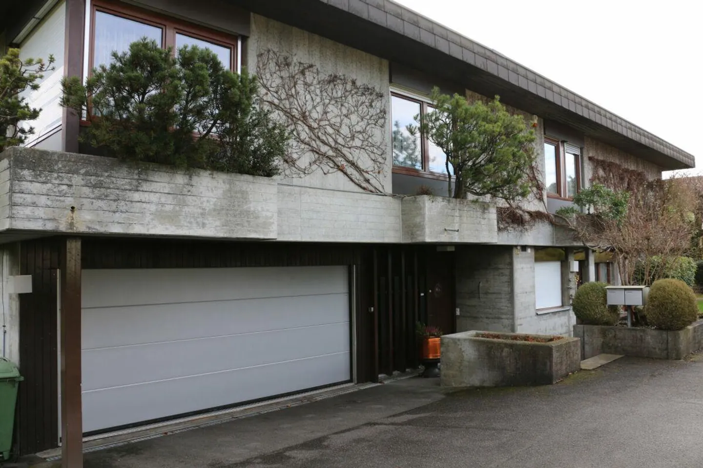 Detached 5.5-room single-family house with 2-room rental apartment - Photo 4 of 27