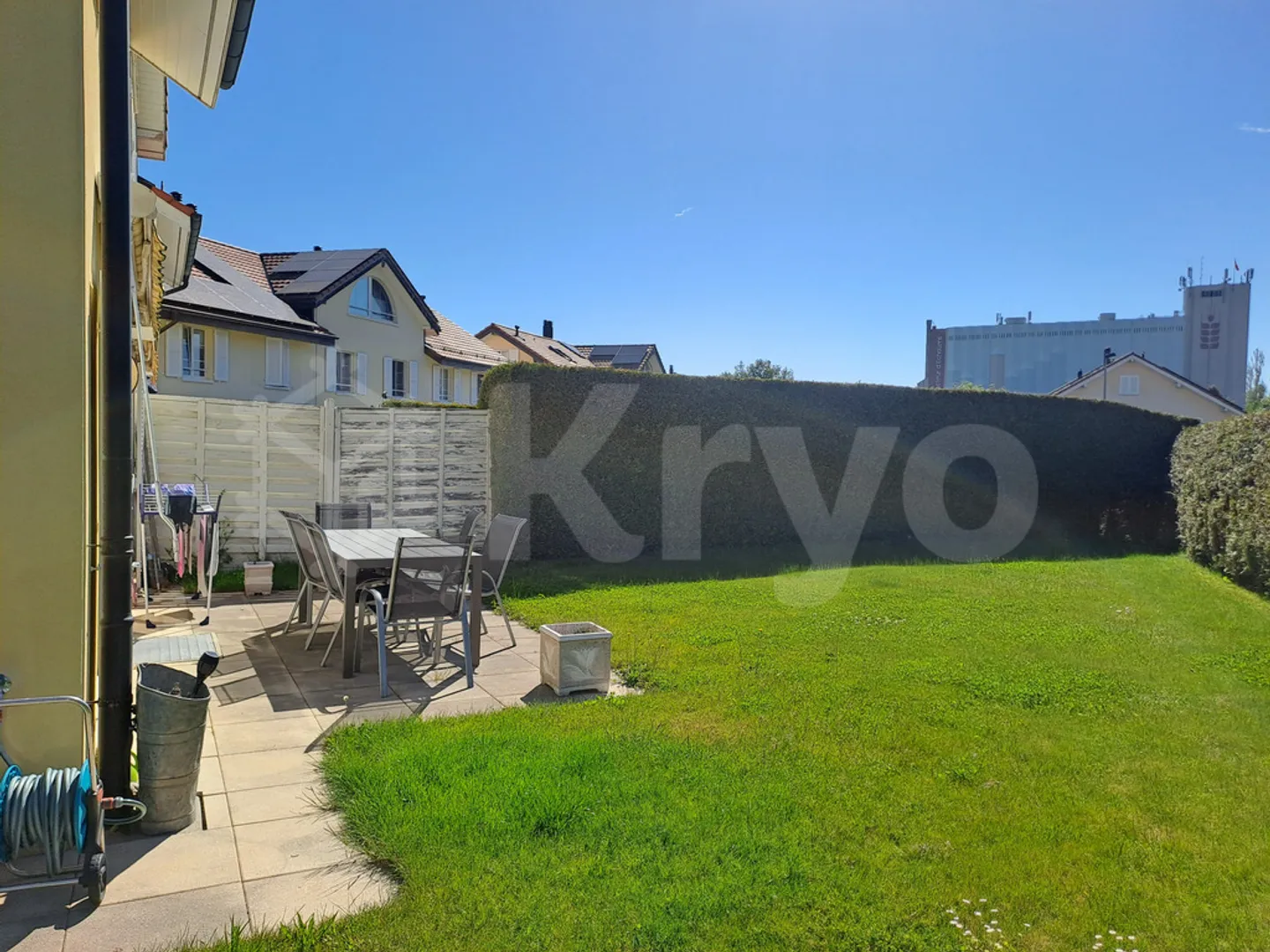 FONTAINE 234, Maison contiguë de 160 m2 avec terrasse et jardin  - Foto 10 von 12