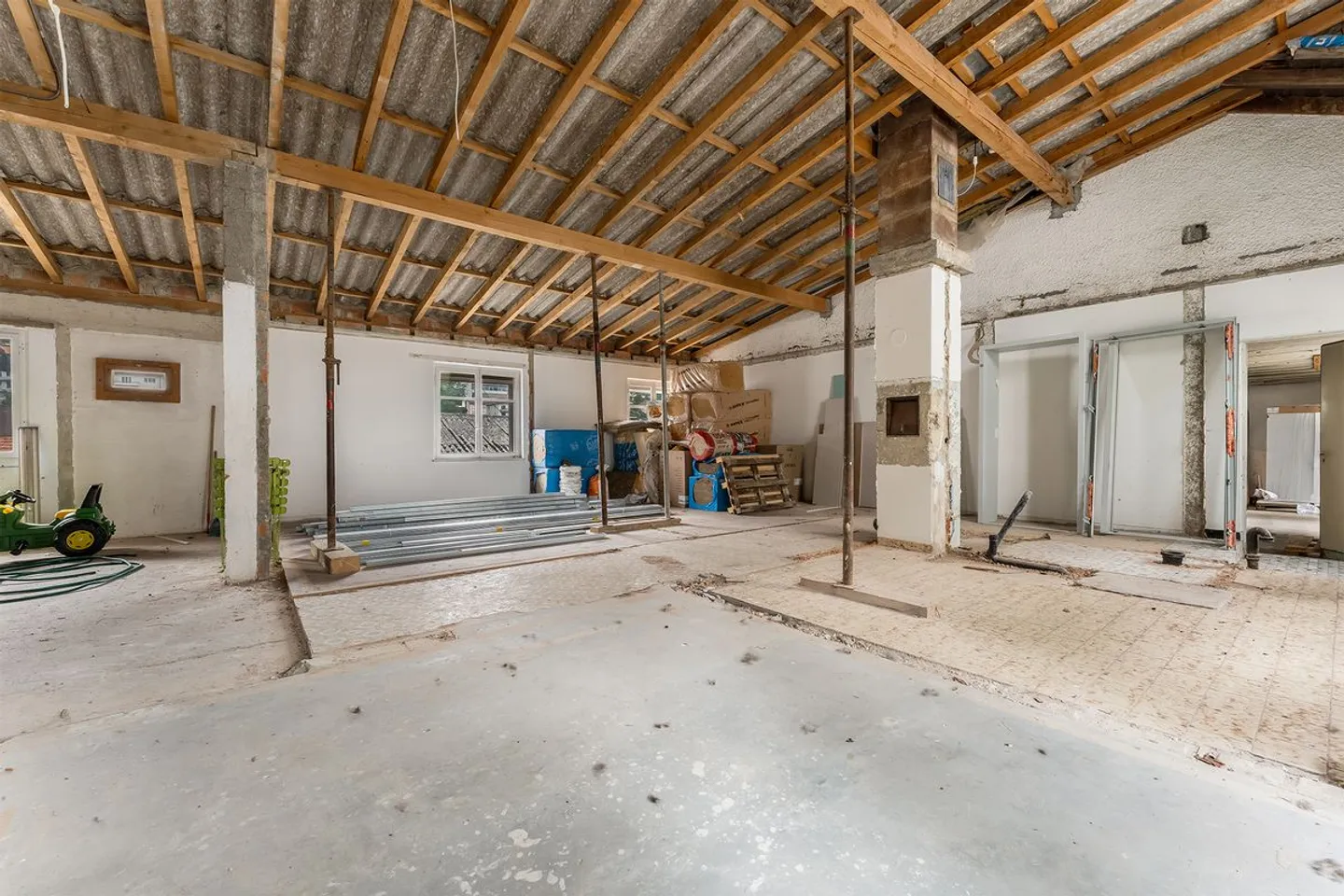 Espace Artisanal Polyvalent avec Garages - Photo 5 sur 7