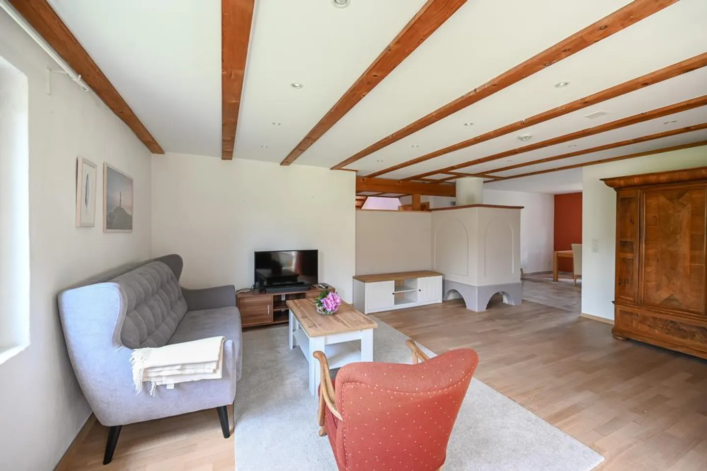 Spacious home with plenty of space and surroundings - Photo 2 of 7