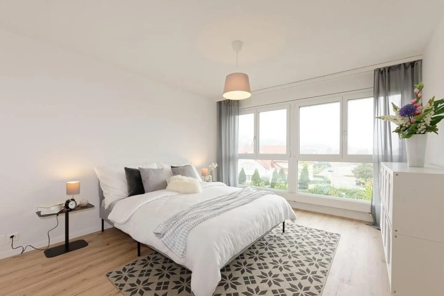 Appartement lumineux de 3,5 pièces dans un emplacement central - Photo 3 sur 9