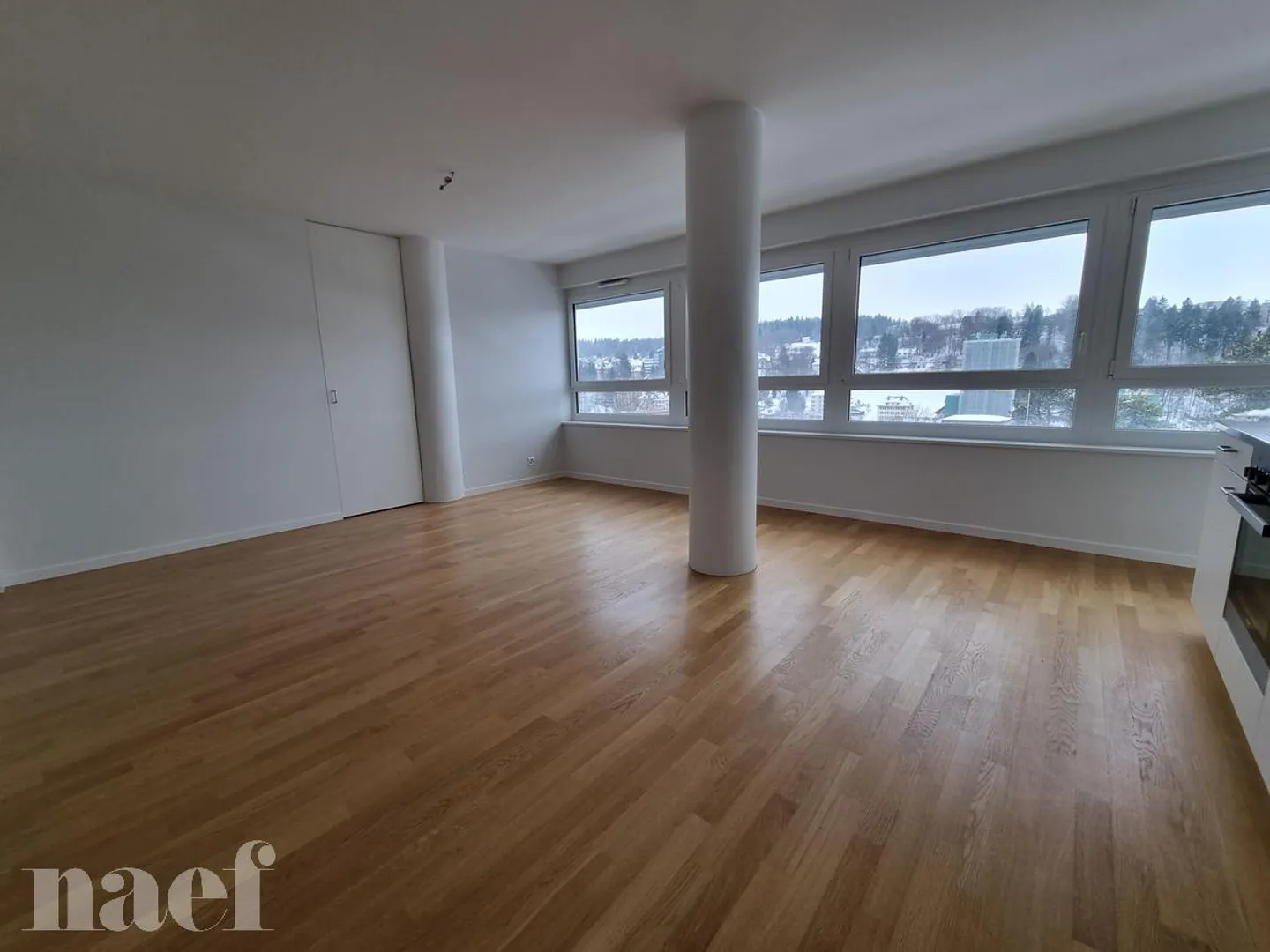 Magnificent 2-room apartment with plenty of light in the city center - Photo 4 of 9