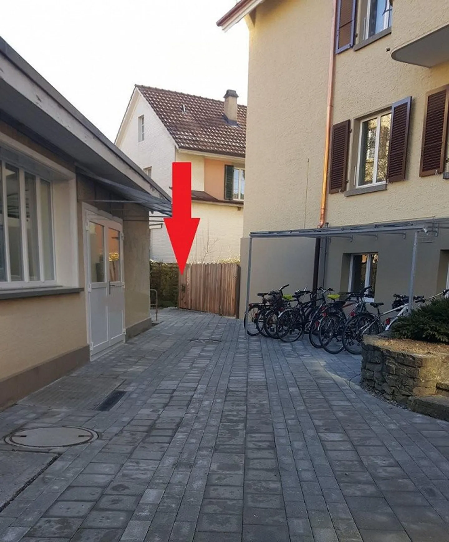 Aussenparkplatz - Foto 3 von 3