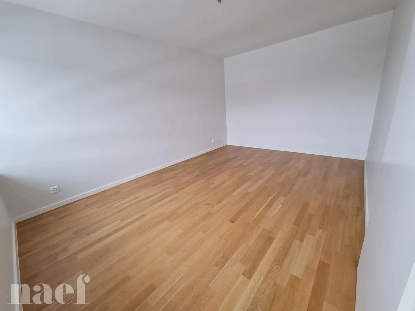 Magnificent 2-room apartment with plenty of light in the city center - Photo 6 of 9
