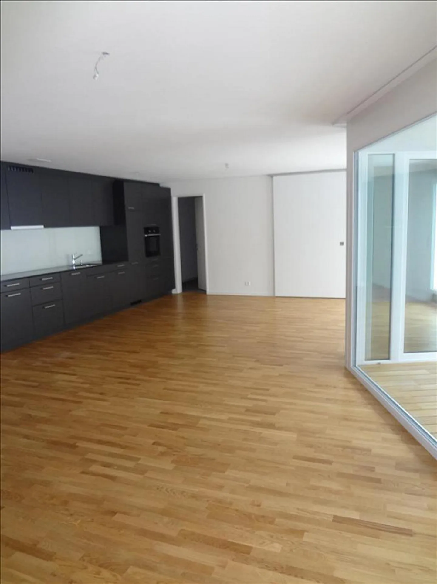Modernes 3½-Zimmer-Apartment - Foto 3 von 10