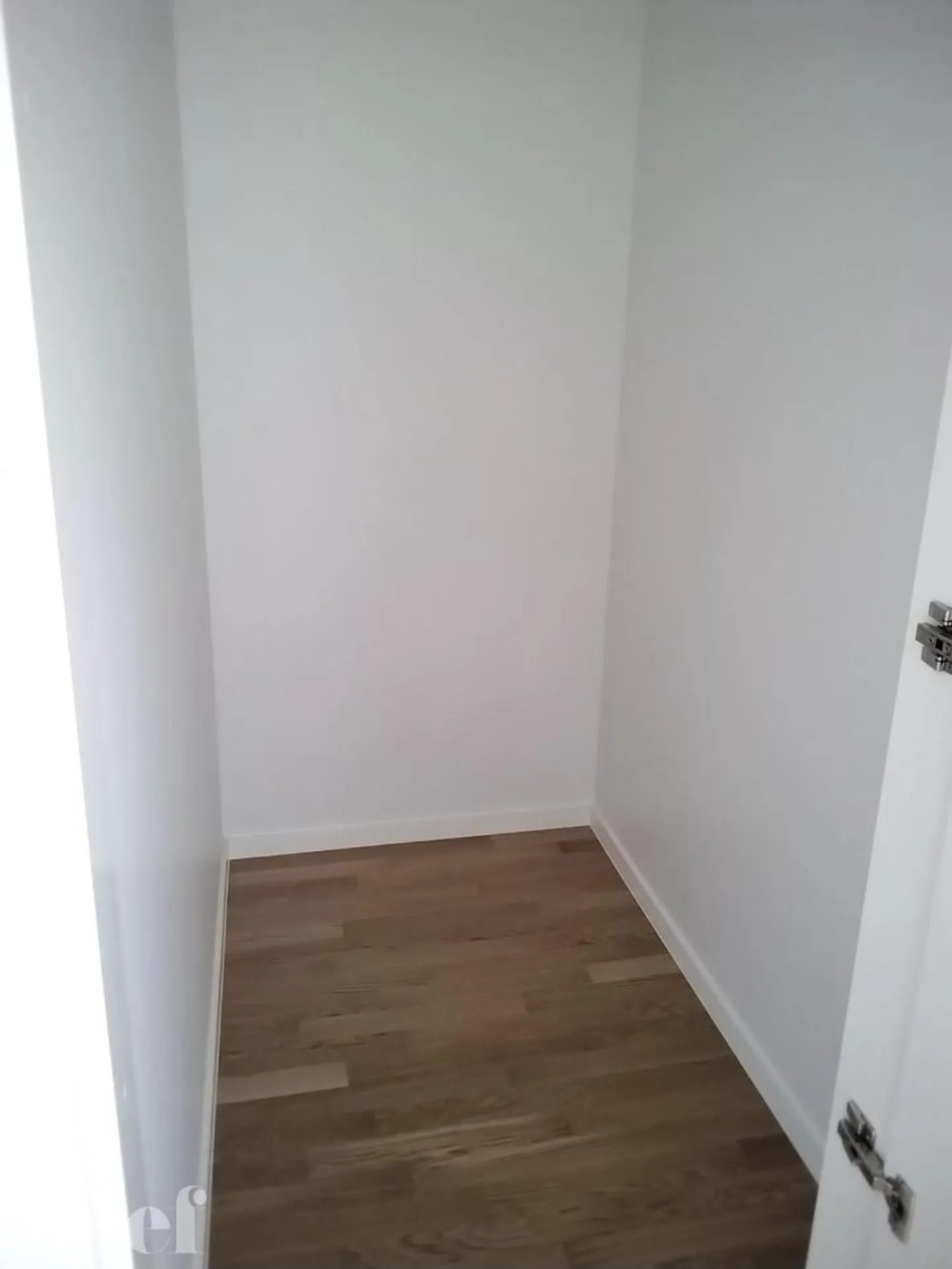 Magnificent 2-room apartment with plenty of light in the city center - Photo 8 of 9