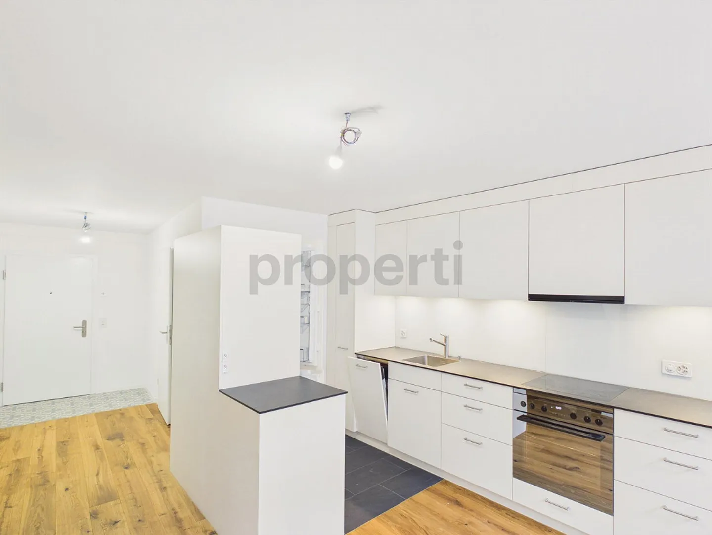 Appartement rénové de 3,5 pièces avec balcon, Liestal - Photo 2 sur 10