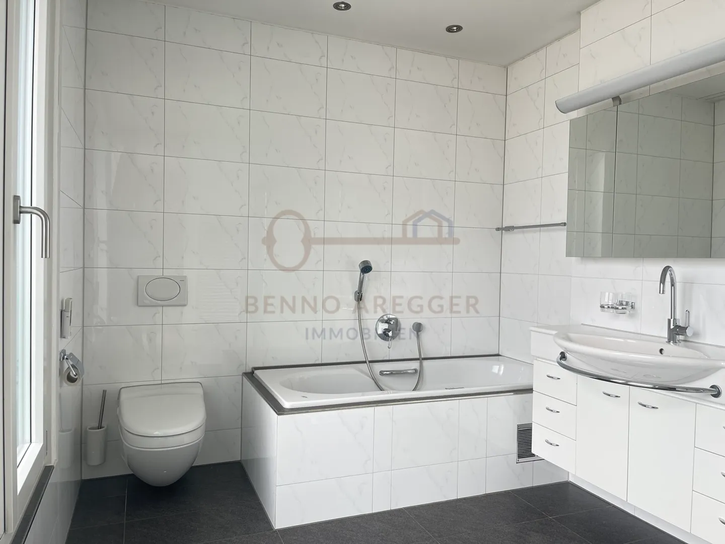Appartamento 4½ locali: Comfort e tranquillità in una posizione centrale di prima classe - Foto 11 di 14