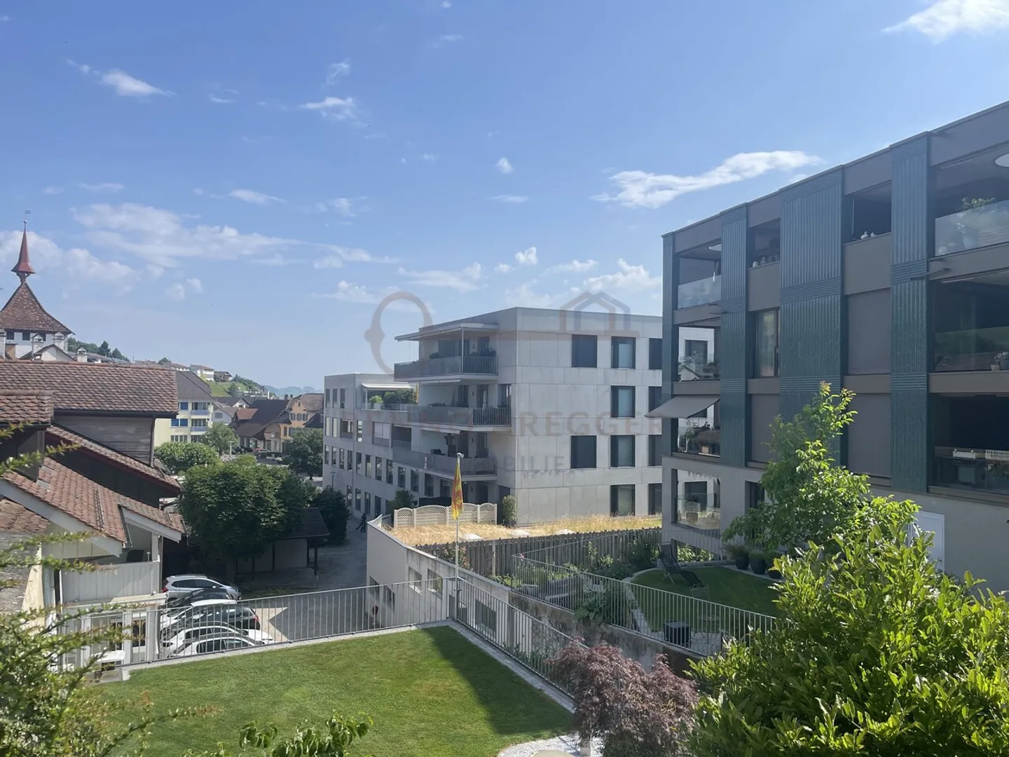 Appartamento 4½ locali: Comfort e tranquillità in una posizione centrale di prima classe - Foto 2 di 14