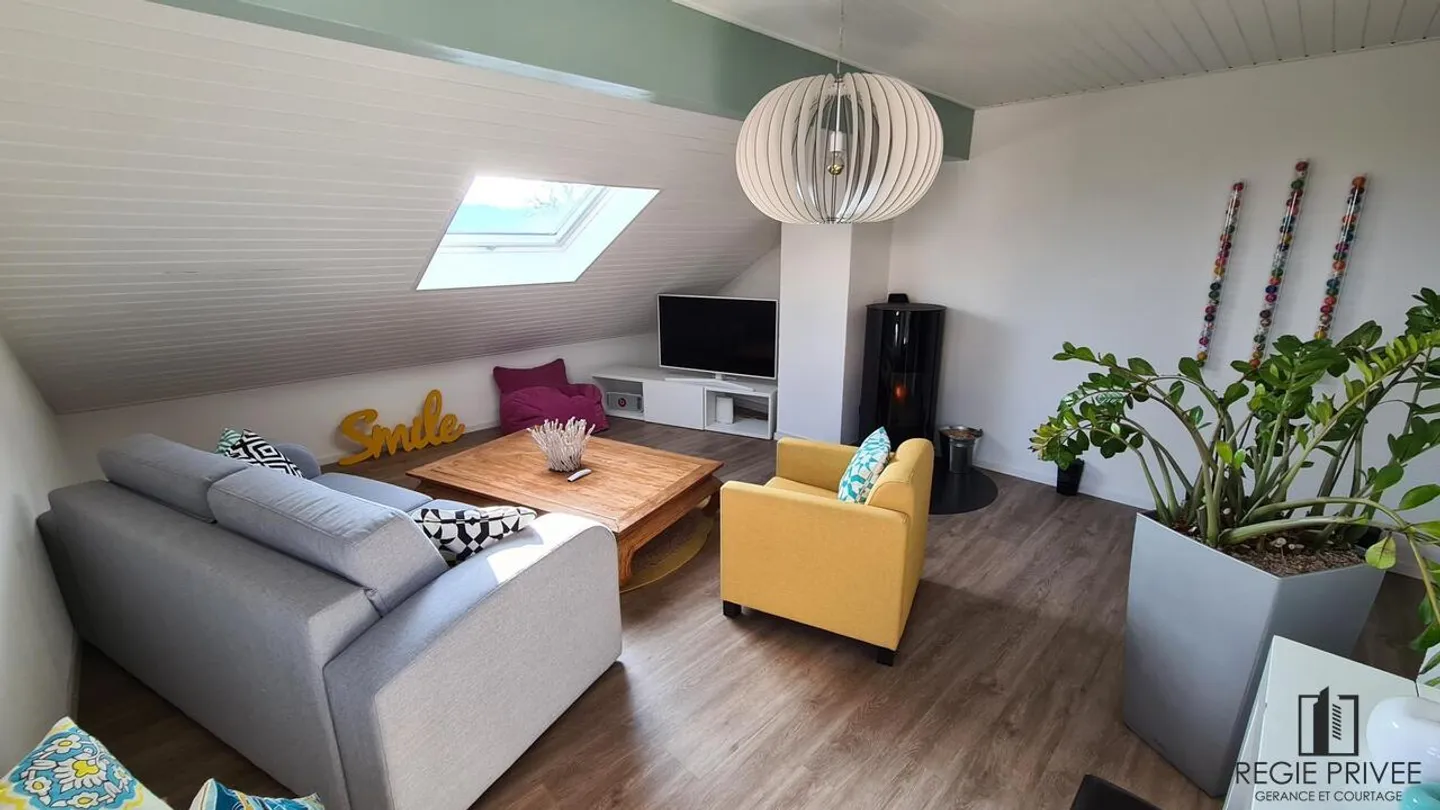 Appartement spacieux de 2,5 pièces - Photo 2 sur 9