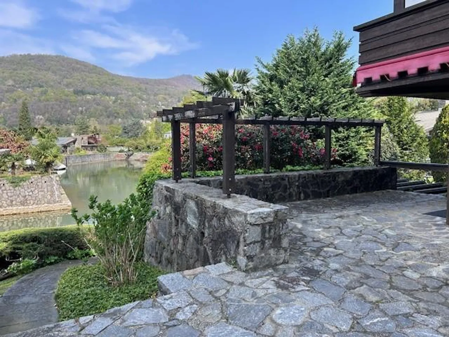Villa per le vacanze - Gioiello idilliaco direttamente sul Lago di Lugano - Foto 2 di 10