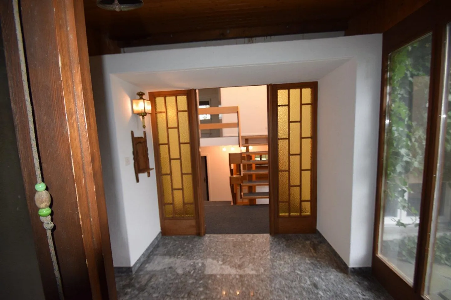 Affascinante casa unifamiliare di 6,5 stanze con giardino e vista sul Jura a Bösingen - Foto 1 di 13