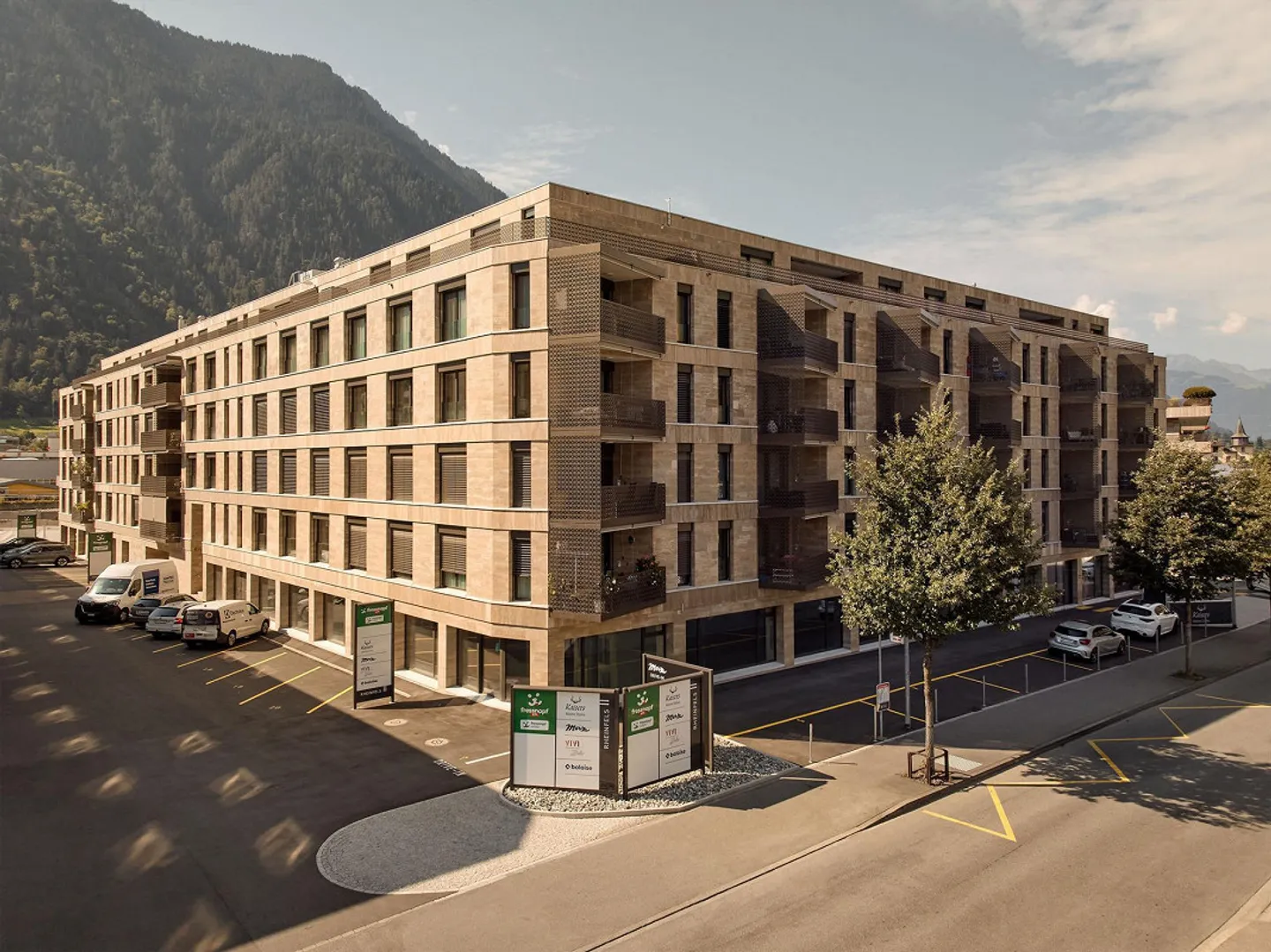 Place de parking pour moto dans le garage souterrain - Photo 1 sur 2