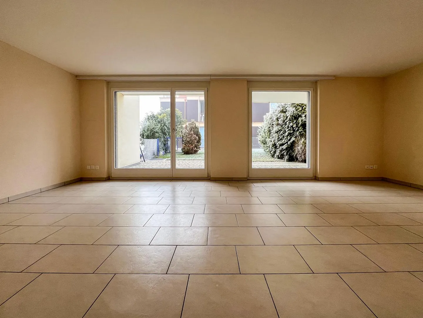 Appartement en maisonette situé au calme 4.5 pièces appartement neuf Année de construction 2001 - Photo 4 sur 18