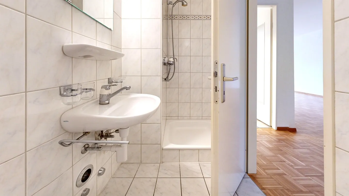 Maison Familiale Spacieuse Près de la Gare - Photo 10 sur 12