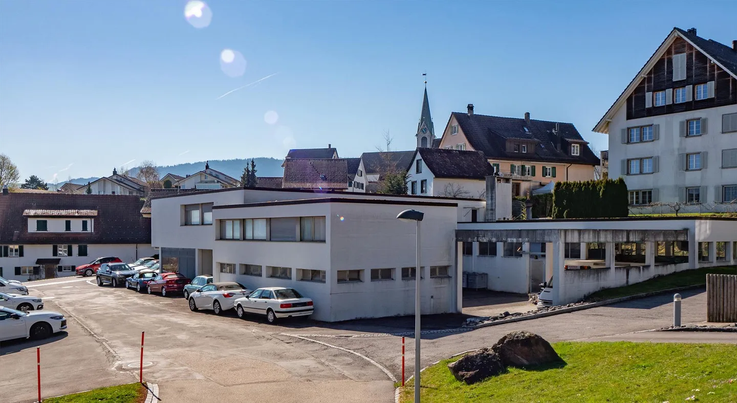 Zentrale Liegenschaft mit Potenzial - Foto 6 von 8