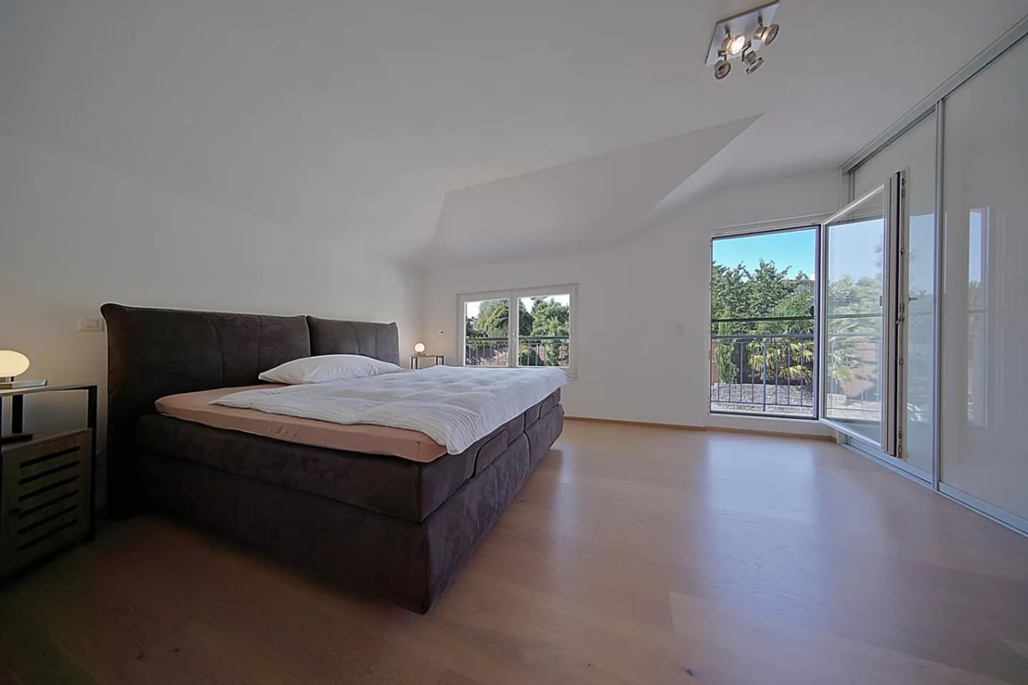 Exclusivity - Heartfelt property, individual villa in a quiet area - Photo 18 of 34