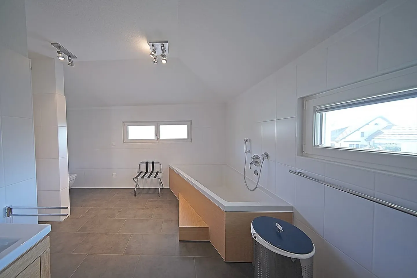 Exclusivity - Heartfelt property, individual villa in a quiet area - Photo 20 of 34