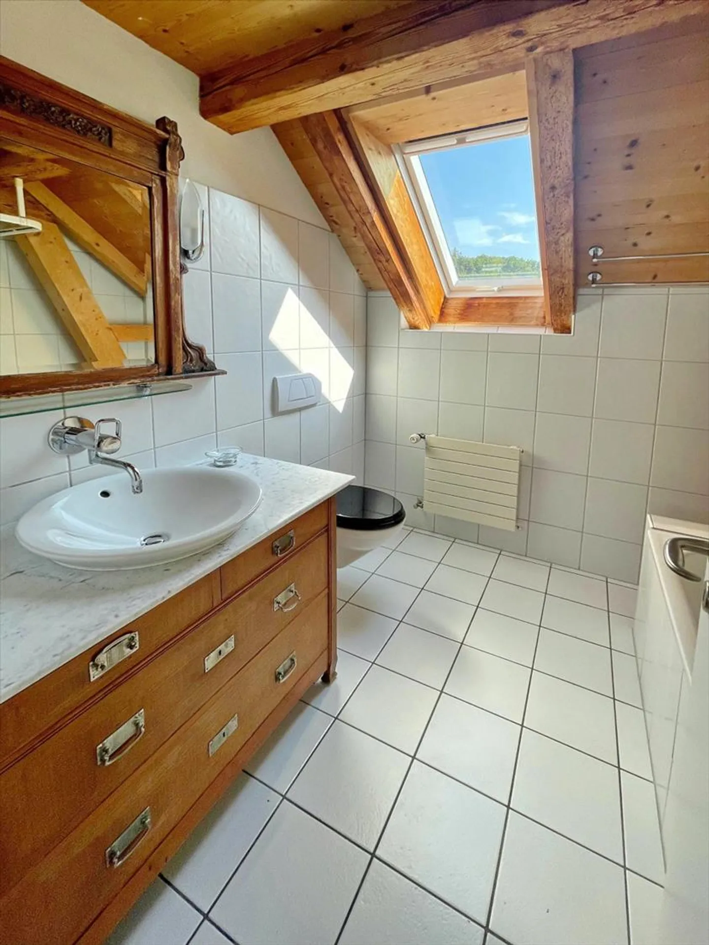 Charming 5.5-room apartment with historic flair in Hinterkappelen for rent - Photo 4 of 11