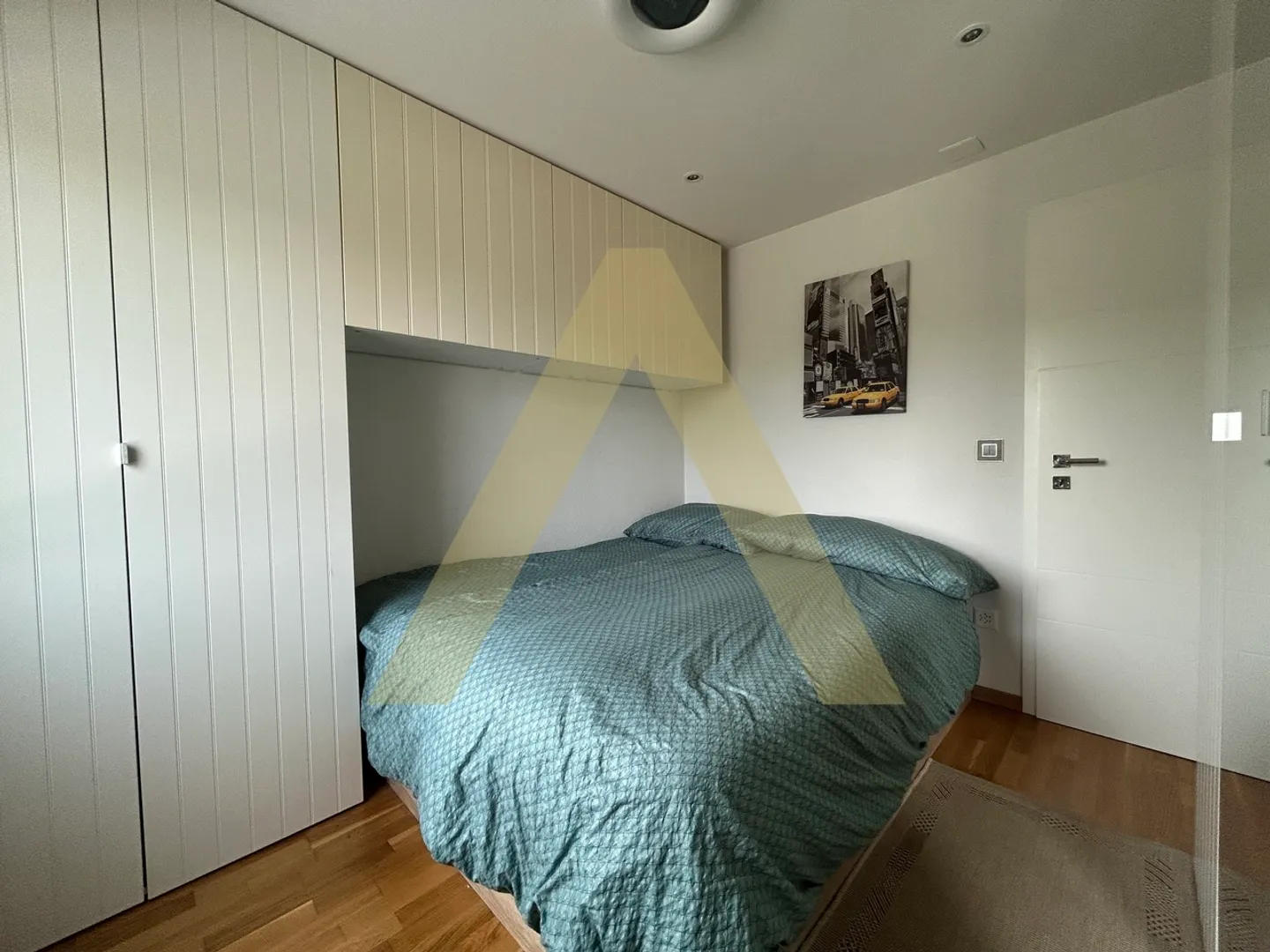 Charming little house just a stone's throw from the lake - Photo 8 of 11