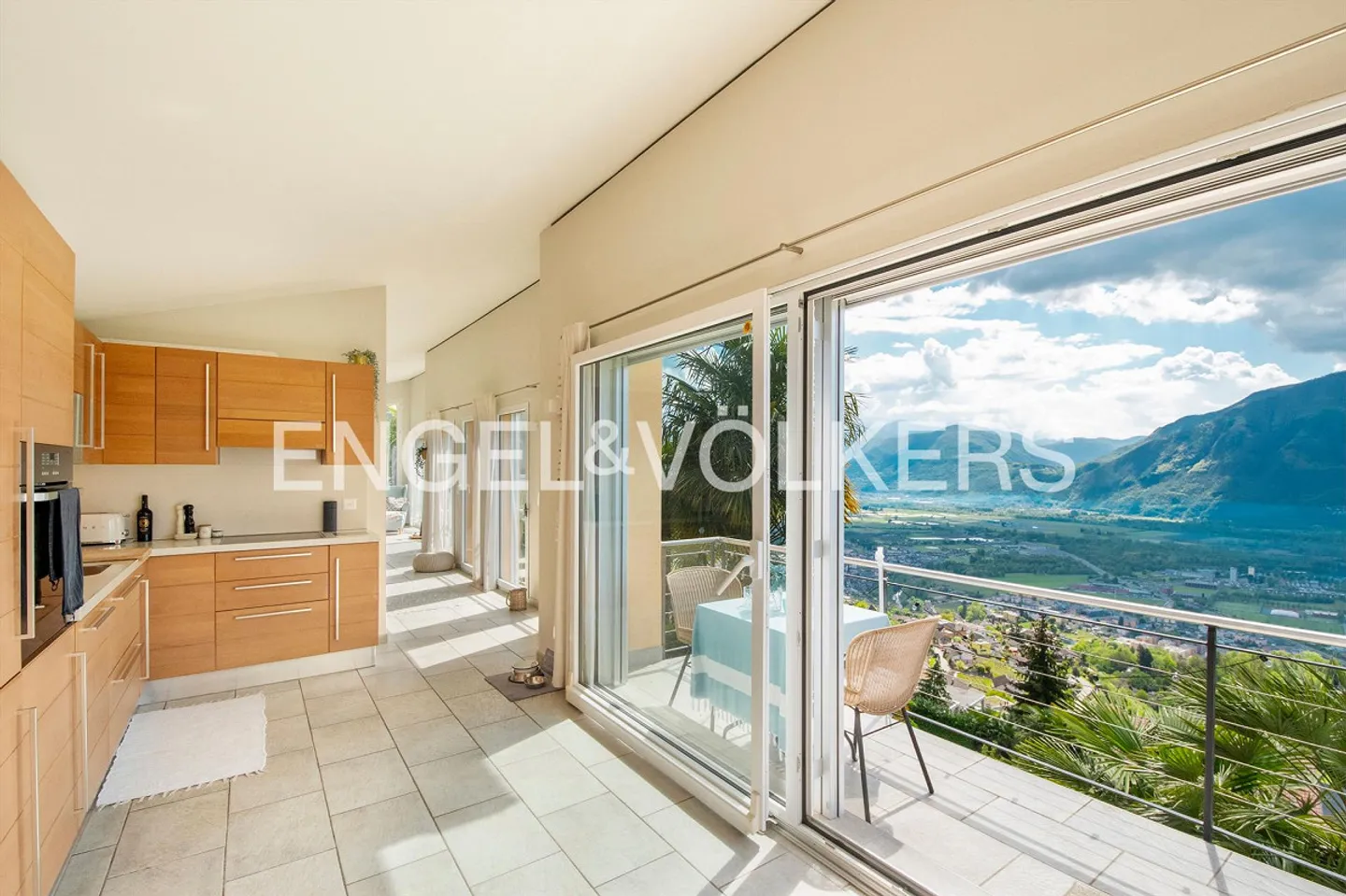 Charmante Villa mit Seeblick - Foto 6 von 13