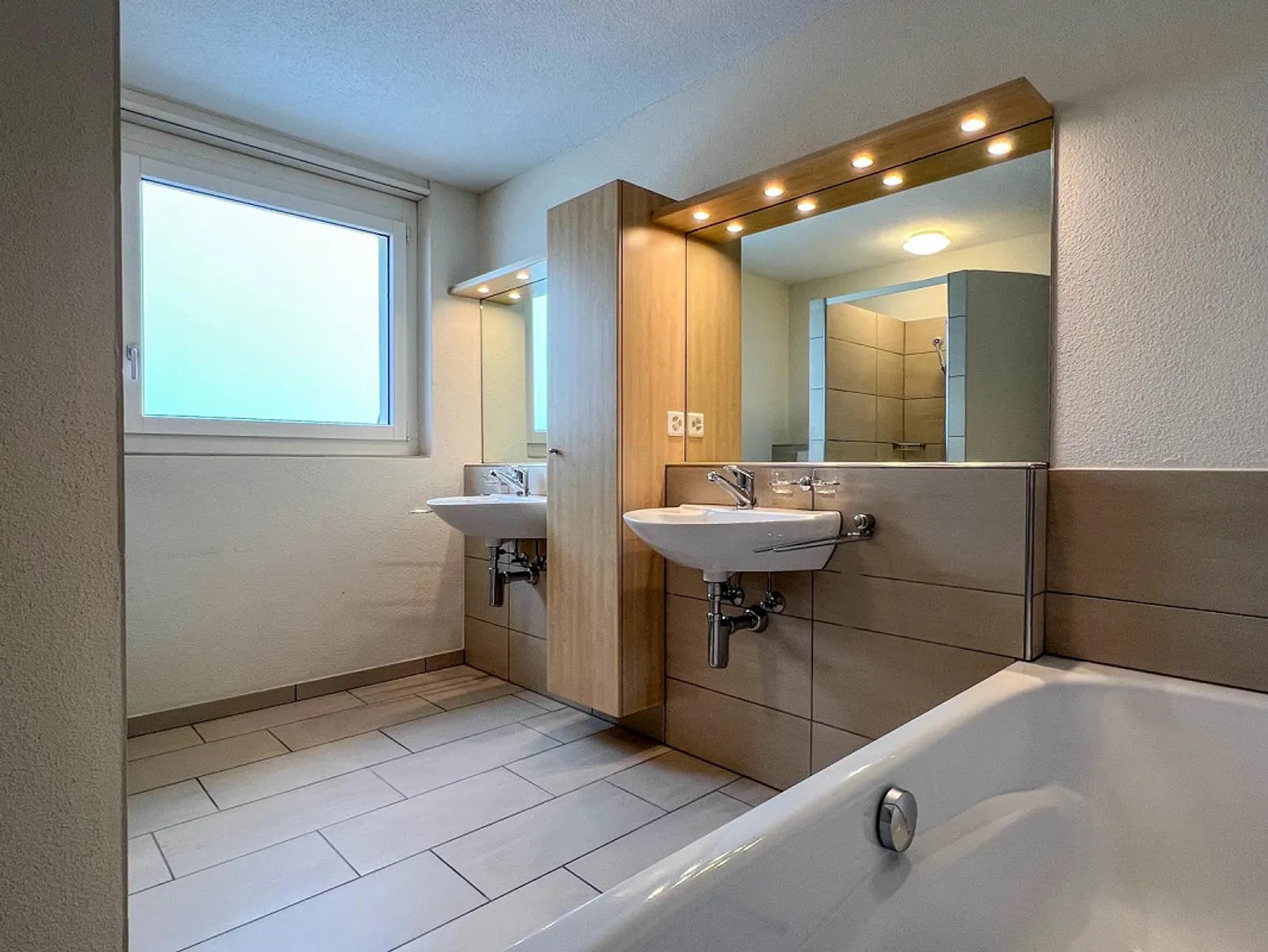 Appartement en maisonette situé au calme 4.5 pièces appartement neuf Année de construction 2001 - Photo 16 sur 18