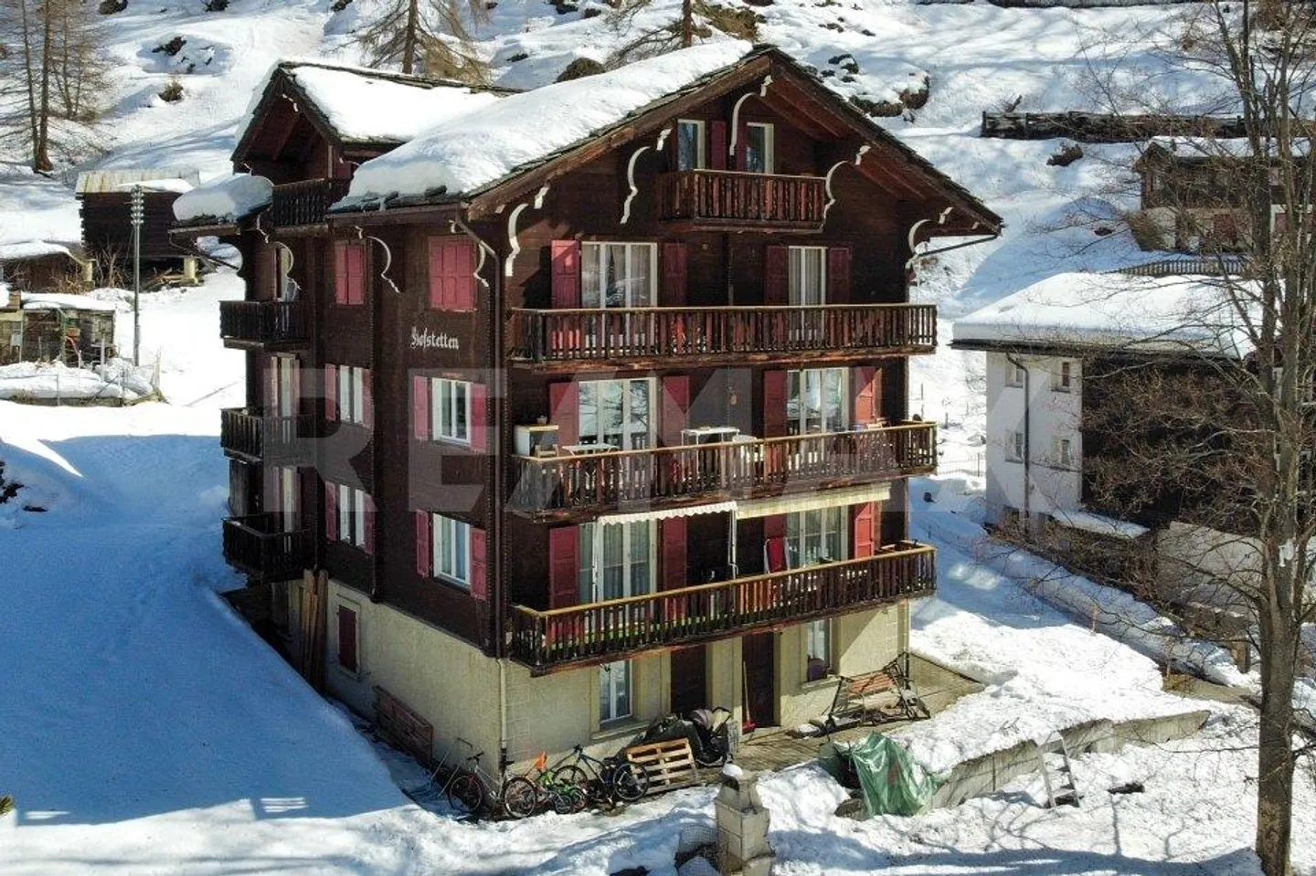 Maison multifamiliale avec 3 grands appartements, espaces de vie supplémentaires... - Photo 1 sur 13