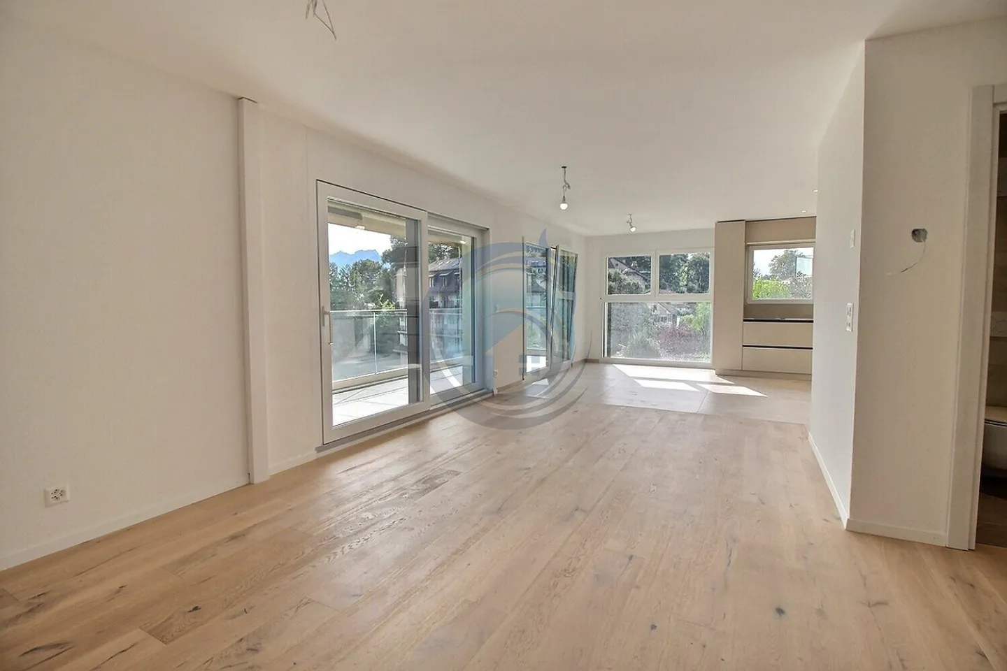 Nouvel appartement de 4,5 pièces avec vue panoramique sur le lac - Photo 3 sur 19