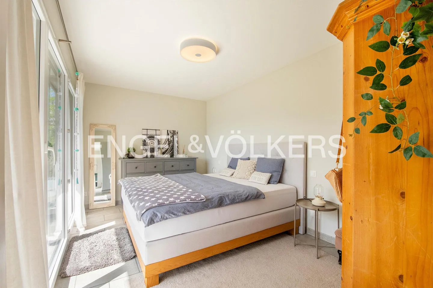 Charmante Villa mit Seeblick - Foto 11 von 13