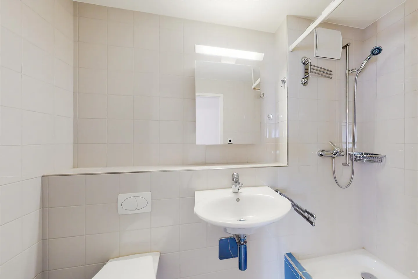 Apartment for rent - Photo 4 of 4