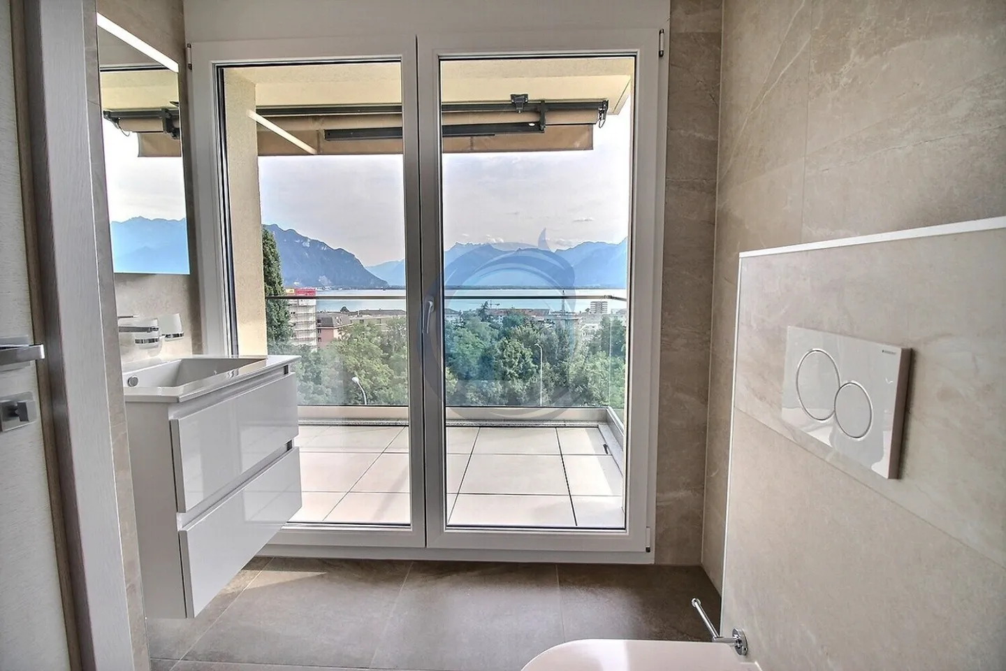 Nouvel appartement de 4,5 pièces avec vue panoramique sur le lac - Photo 9 sur 19