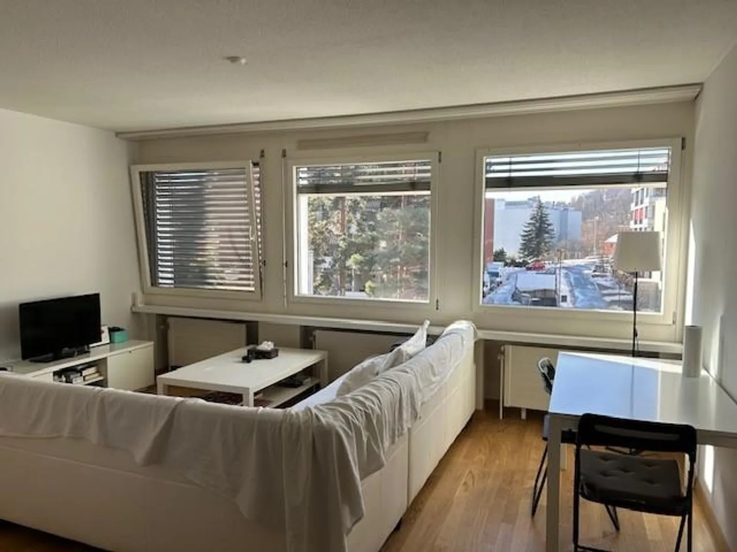 Spacious 2.5-room apartment in the heart of Emmenbrücke - Photo 3 of 6