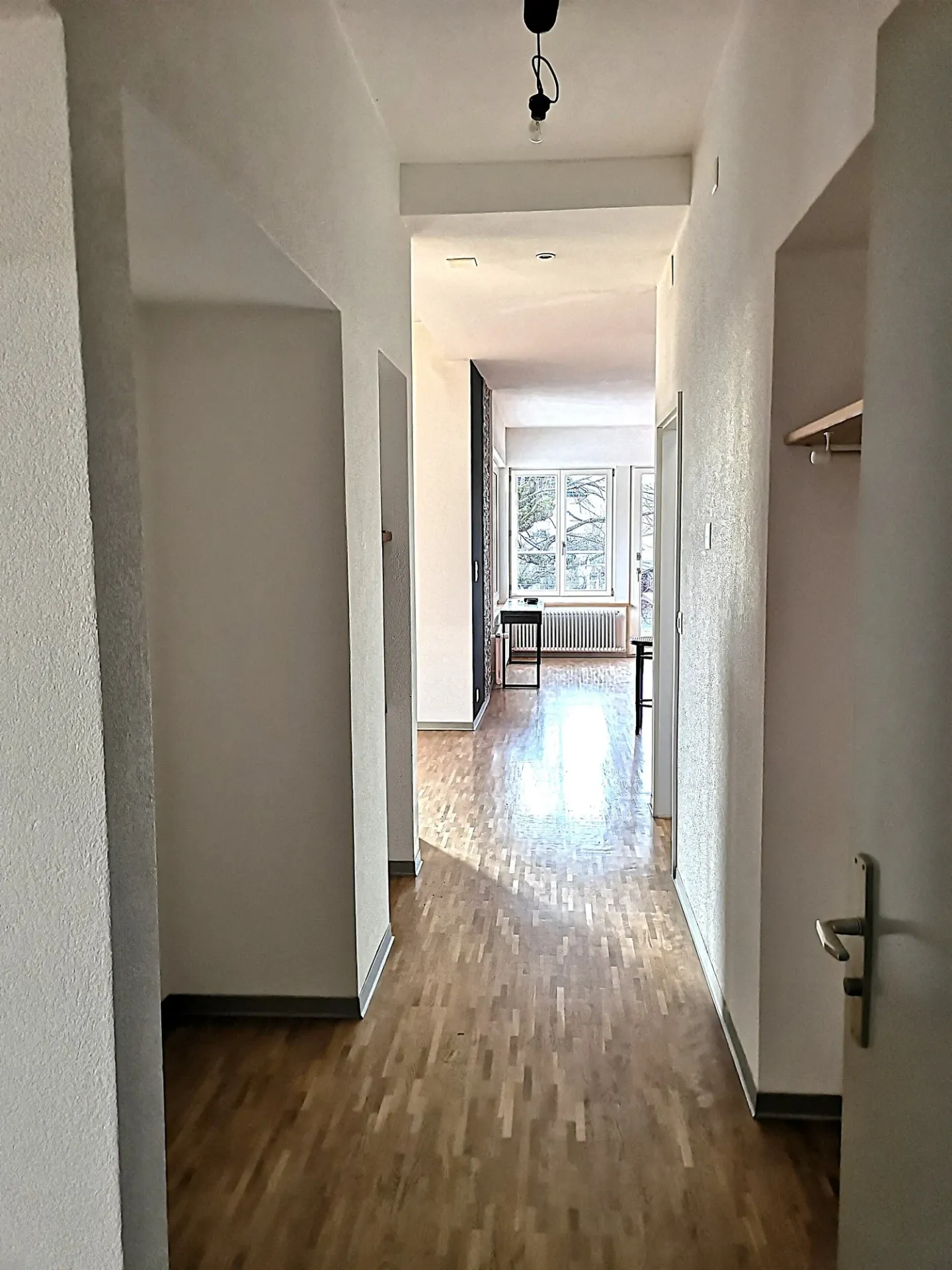 Belle maison individuelle ou plurifamiliale avec garage, places de parking, terrasses, jardin - Photo 16 sur 45